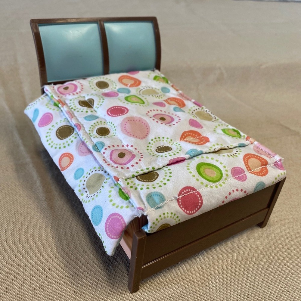 Mattel Fisher-Price loving family parents double bed